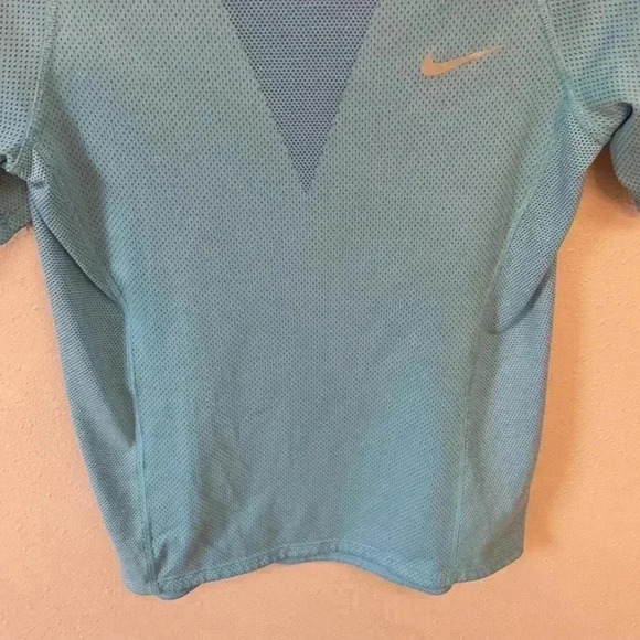 NIKE Zonal Cooling Women’s T-Shirt - Picture 3 of 7